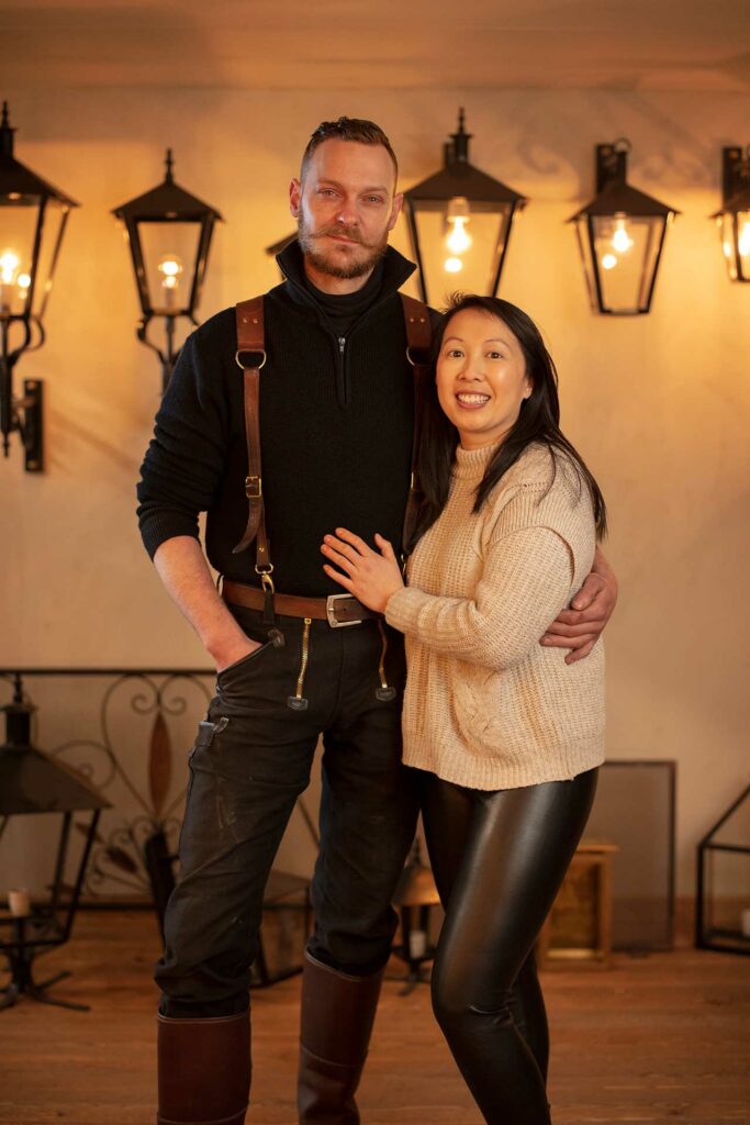 Justus en Michelle in de showroom van Artisans in Naarden
